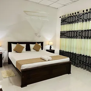 https://sigiri-hibiscus-villa.kandyhotelsnow.com