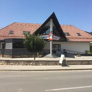 Apartment Avio, Zgornji Brnik